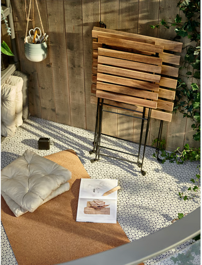 Outdoor Deck (20×6 ft)